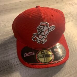 Cincinnati Reds Fitted Hat
